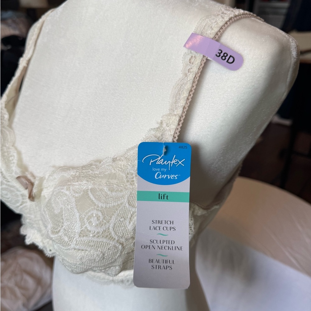 Playtex Lift Lace Bra, Size 38D, color - Gardenia